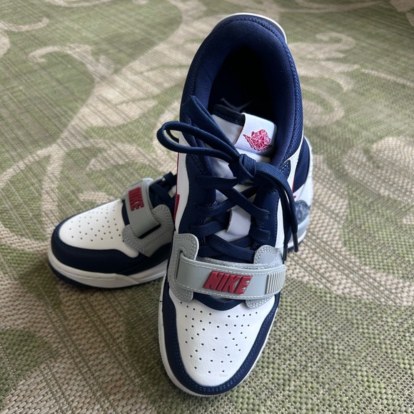 Nike Air Jordan Legacy 312 Youth 6.5 (CD9054-164) - Picture 2 of 12